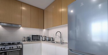 LUX 52 42 Deluxe Marina View Suite 3