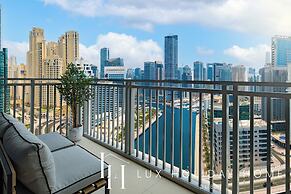 LUX 52 42 Deluxe Marina View Suite 3