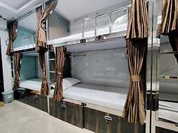 Hotel Comfy Inn