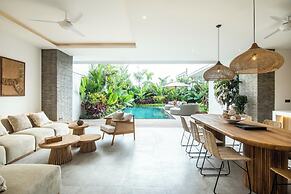 Coastal Elegance: 4BR Villa, 400m to Finns,