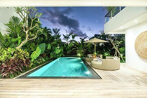 Coastal Elegance: 4BR Villa, 400m to Finns,