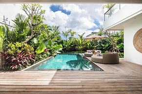 Coastal Elegance: 4BR Villa, 400m to Finns,