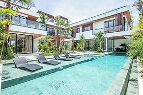 Luxe 5BR Villa, 200m to Brawah Beach Retreat