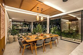 Luxe 5BR Villa, 200m to Brawah Beach Retreat
