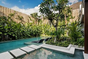 Luxe 5BR Villa, 200m to Brawah Beach Retreat
