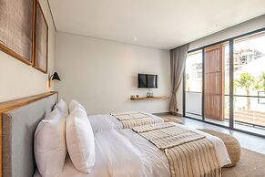 Luxe 5BR Villa, 200m to Brawah Beach Retreat