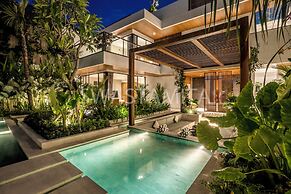 Luxe 5BR Villa, 200m to Brawah Beach Retreat