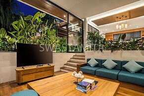 Luxe 5BR Villa, 200m to Brawah Beach Retreat