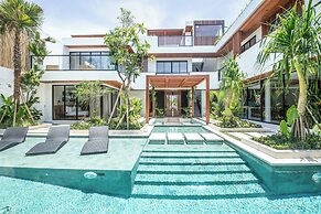 Luxe 5BR Villa, 200m to Brawah Beach Retreat