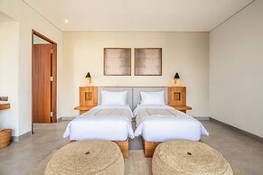 Luxe 5BR Villa, 200m to Brawah Beach Retreat