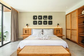 Luxe 5BR Villa, 200m to Brawah Beach Retreat