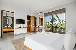 Luxe 5BR Villa, 200m to Brawah Beach Retreat