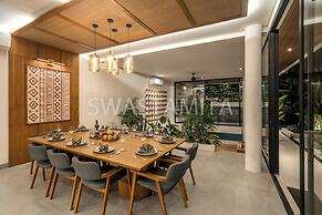 Luxe 5BR Villa, 200m to Brawah Beach Retreat
