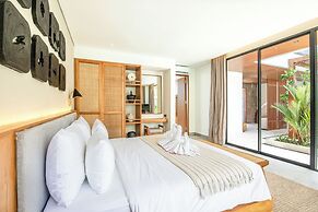 Luxe 5BR Villa, 200m to Brawah Beach Retreat