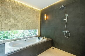 Stylish 5BR Private Villa, Central Seminyak