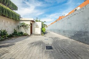 Stylish 5BR Private Villa, Central Seminyak