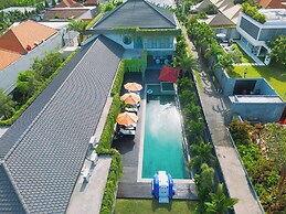 Stylish 5BR Private Villa, Central Seminyak