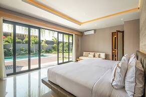 Stylish 5BR Private Villa, Central Seminyak