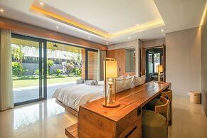 Stylish 5BR Private Villa, Central Seminyak