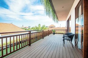 Stylish 5BR Private Villa, Central Seminyak