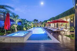 Stylish 5BR Private Villa, Central Seminyak