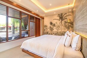 Stylish 5BR Private Villa, Central Seminyak