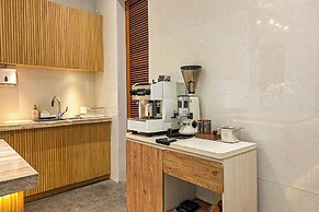 Stylish 5BR Private Villa, Central Seminyak