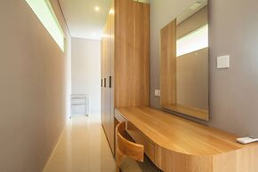 Stylish 5BR Private Villa, Central Seminyak