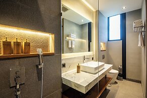 Modern Boho 5br, 200m to Canggu's Beachfront