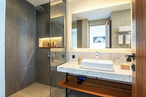 Modern Boho 5br, 200m to Canggu's Beachfront