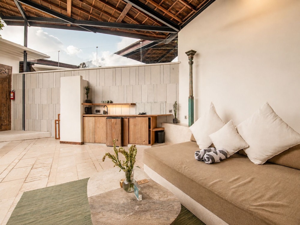 Beautiful 1-br Villa With Pool, 800m Echo Beach