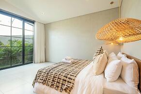 Stylish 5BR Boho Hideaway, 5 Min From Bingin Beach