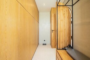 Stylish 5BR Boho Hideaway, 5 Min From Bingin Beach