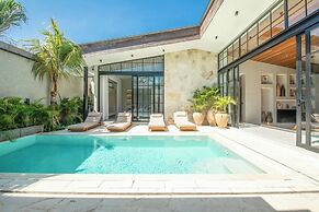 Stylish 5BR Boho Hideaway, 5 Min From Bingin Beach