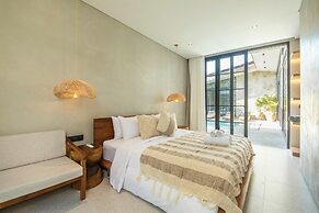 Stylish 5BR Boho Hideaway, 5 Min From Bingin Beach
