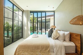 Stylish 5BR Boho Hideaway, 5 Min From Bingin Beach