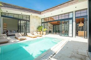 Stylish 5BR Boho Hideaway, 5 Min From Bingin Beach