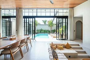 Stylish 5BR Boho Hideaway, 5 Min From Bingin Beach