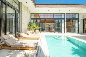 Stylish 5BR Boho Hideaway, 5 Min From Bingin Beach
