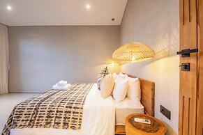 Stylish 5BR Boho Hideaway, 5 Min From Bingin Beach