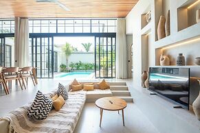 Stylish 5BR Boho Hideaway, 5 Min From Bingin Beach