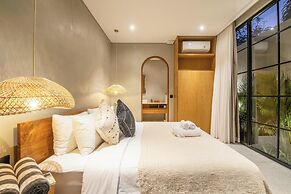 Stylish 5BR Boho Hideaway, 5 Min From Bingin Beach