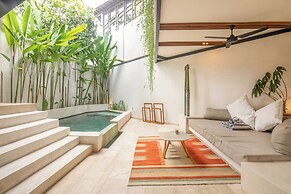 Chic 2-br Villa With Pool, 800m to Canggu Beach