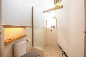 Chic 1-br Villa With Pool, 800m From Echo Beach