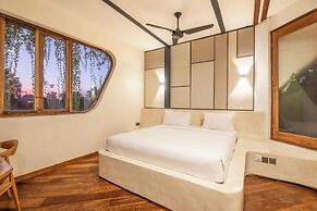 Contemporary 1-br Loft With Art Deco Shared Pool