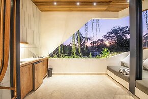Contemporary 1-br Loft With Art Deco Shared Pool