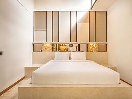 Exquisite 1-br Villa With Pool, 4 Mins to Echo Bea