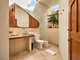 Exquisite 1-br Villa With Pool, 4 Mins to Echo Bea