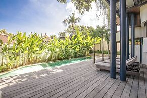 1BR Loft Art Deco Shared Pool, 700m to Echo Beach