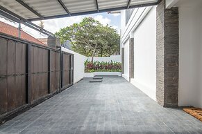 4 Bd Seminyak Scenic Rice Views 4 Mins to Beach